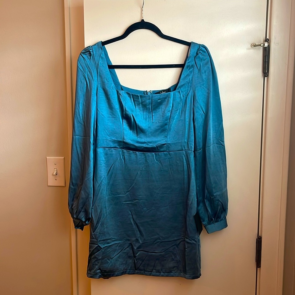 Mini long sleeved dress